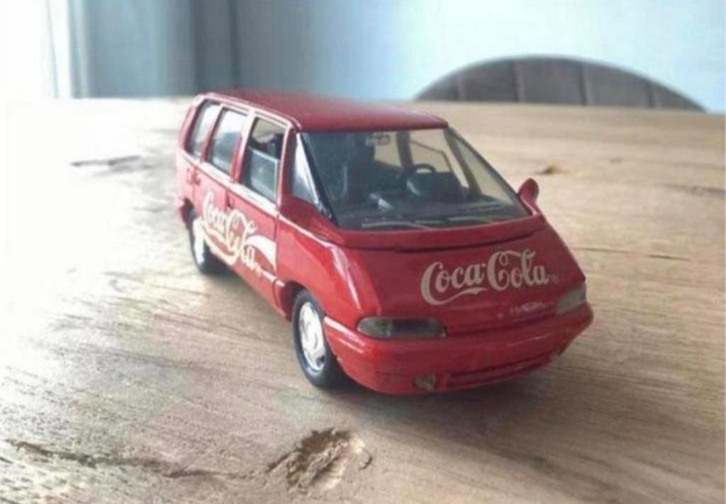 Solido Renault Espace Coca-Cola – schaal 1:43, Ophalen of Verzenden, Zo goed als nieuw, Auto, Solido