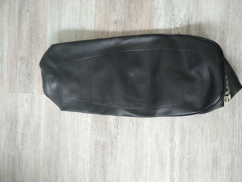 Honda SS-50 / CY-50 / CB-50 zadeldekje, Fietsen en Brommers, Ophalen of Verzenden, Zo goed als nieuw, Zadel, Overige merken