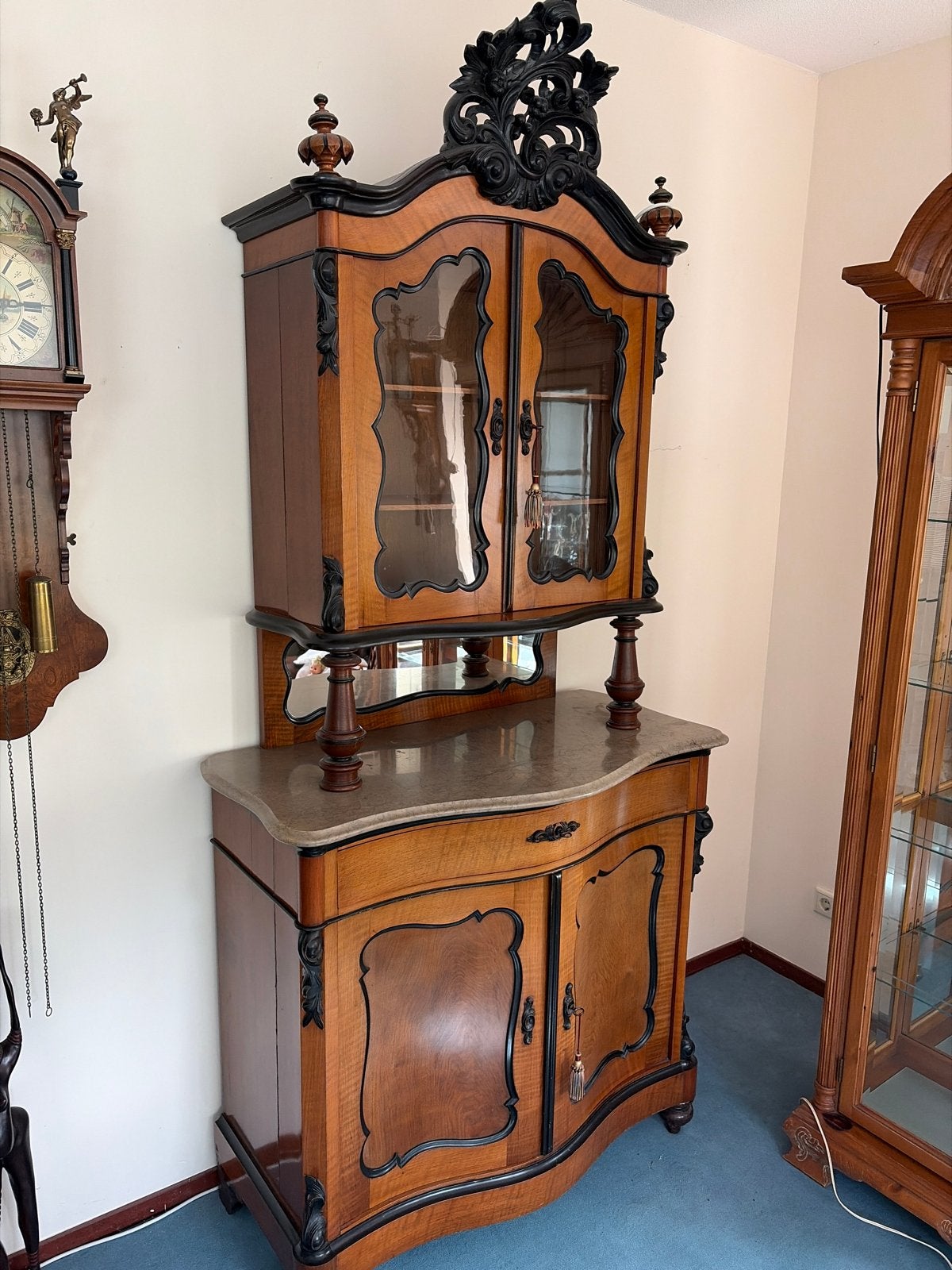 Antieke Biedermeier Kabinetkast met Marmeren Blad, Ophalen