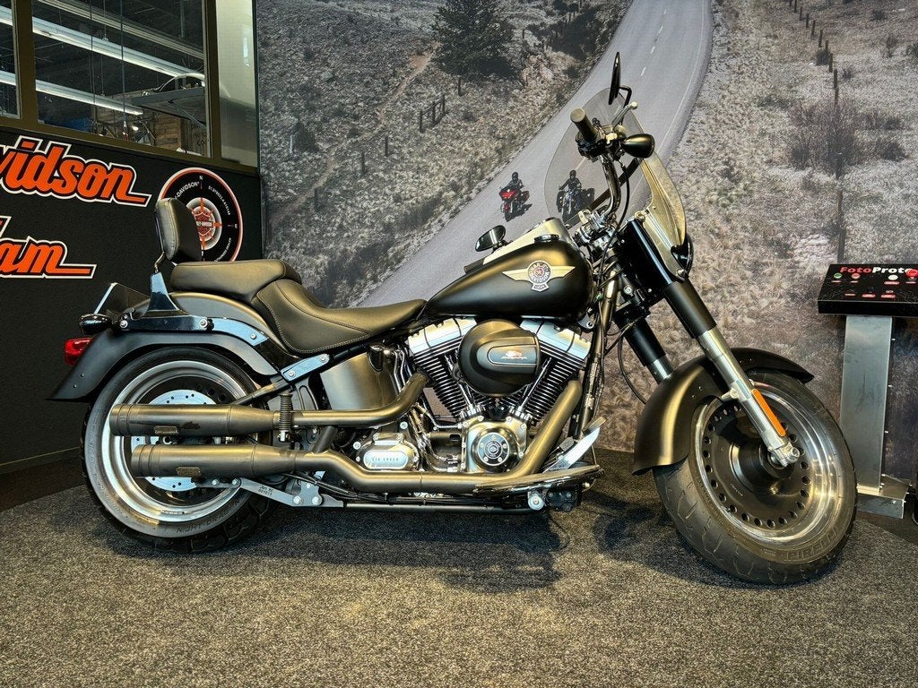 Harley-Davidson FLSTFB Fat Boy Lo 103 (bj 2016), Motoren, Laan van Vredenoord 33
2289 DA  RIJSWIJK, NL, Bedrijf, Meer dan 35 kW