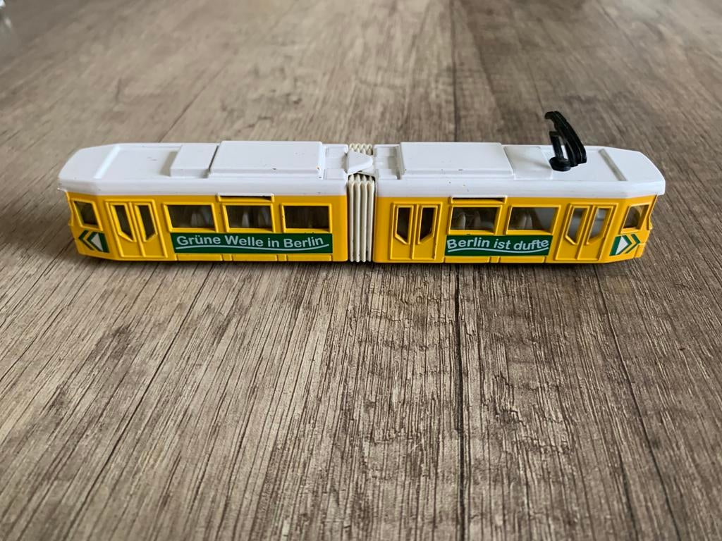 Siku Tram Berlijn - Groene Welle in Berlin - Berlin ist duft, Ophalen of Verzenden, Gebruikt