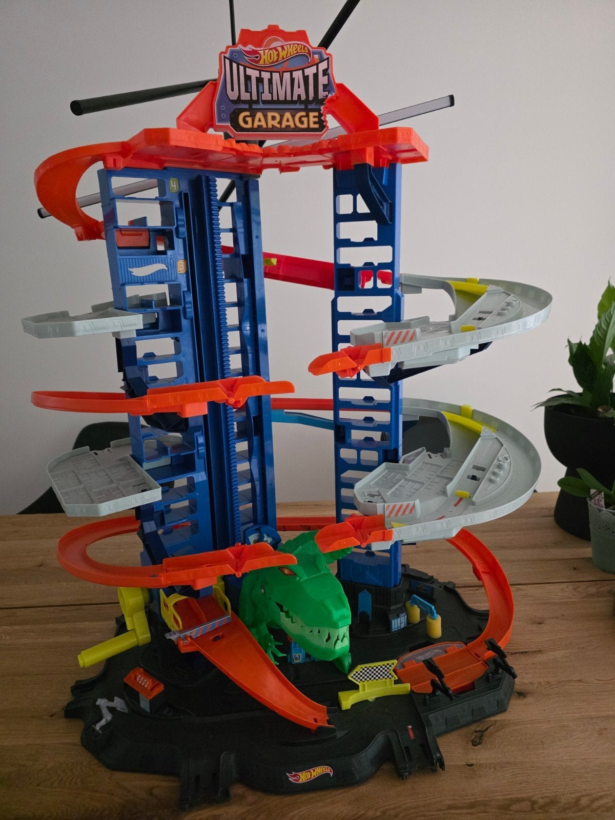 Hot Wheels City Robot T-Rex Ultieme Garage 90cm hoog, Kinderen en Baby's, Speelgoed | Speelgoedvoertuigen, Ophalen