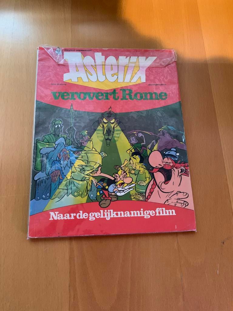 Asterix verovert Rome - Naar de gelijknamige film, Eén stripboek, Ophalen of Verzenden, Zo goed als nieuw