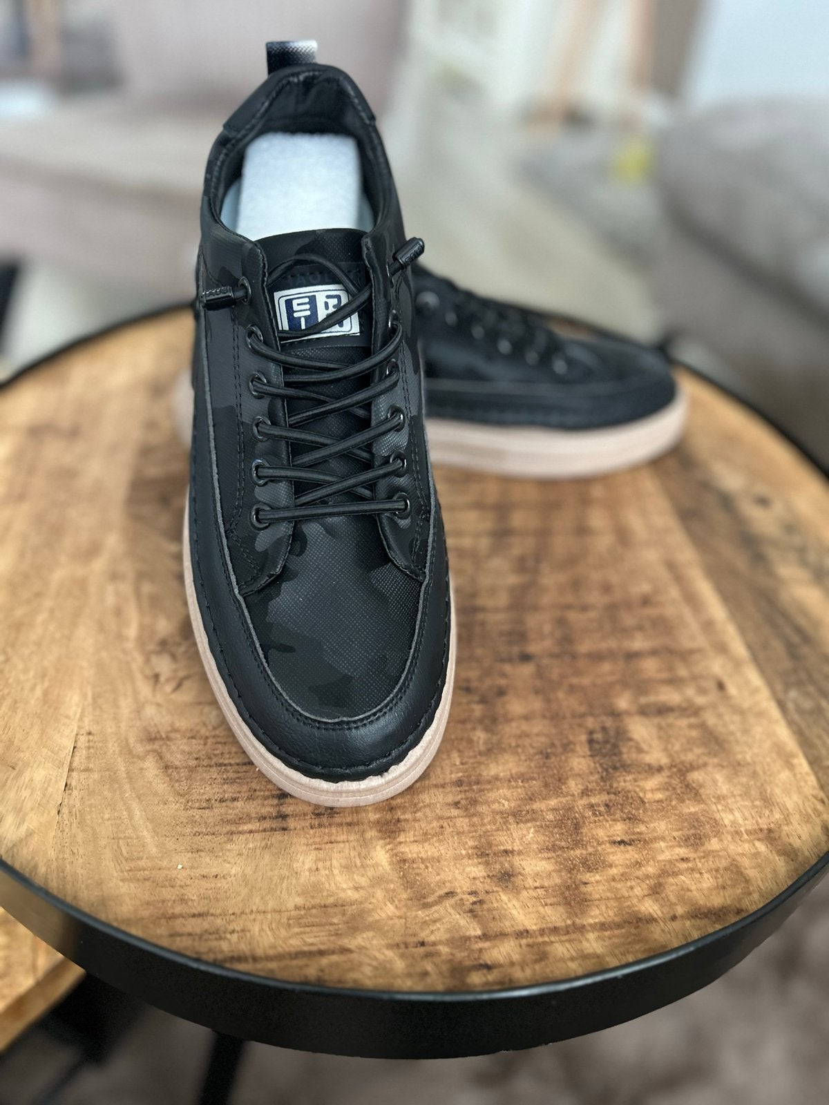 Nieuwe zwarte loafers/sneakers met camouflageprint, Zwart, Nieuw, Ophalen of Verzenden, Sneakers of Gympen