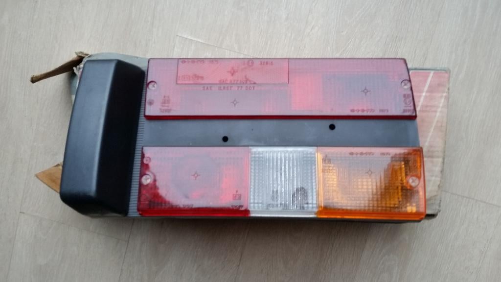 Fiat 131 131 Racing rechter achterlicht. Nieuw., Ophalen of Verzenden, Nieuw, Fiat