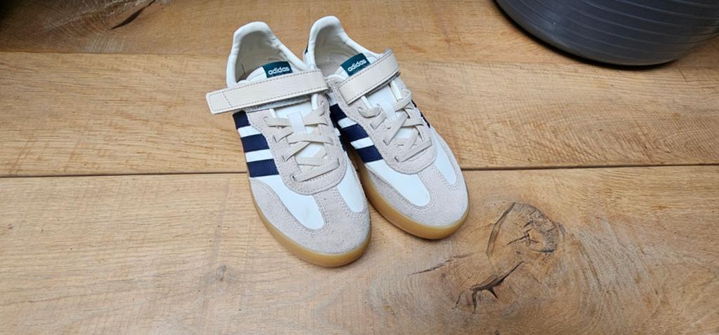 Nieuwe adidas sneakers maat 35, Ophalen of Verzenden