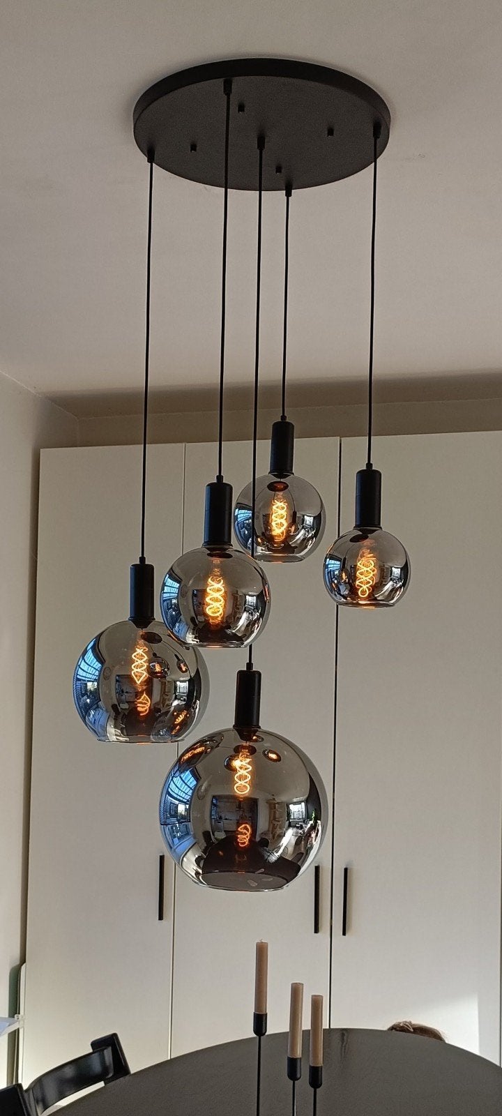 Mooie hanglamp met smoke glas en zwarte accenten, Ophalen, Gebruikt, Glas, Modern, Industrieel