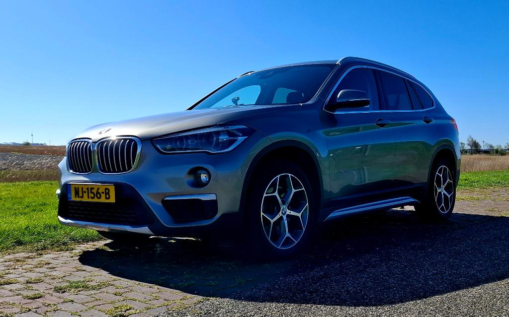BMW X1 2.0 Sdrive 20I AUT 2017 Grijs, 1998 cc, 1800 kg, Zwart, Skiluik