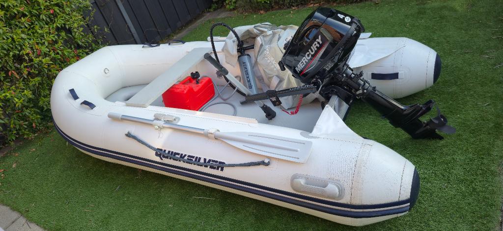Quicksilver AirDeck 3m met opblaasbare bodem  + Mercury 4pk, Zo goed als nieuw, Peddels, 3 m, Airdeck