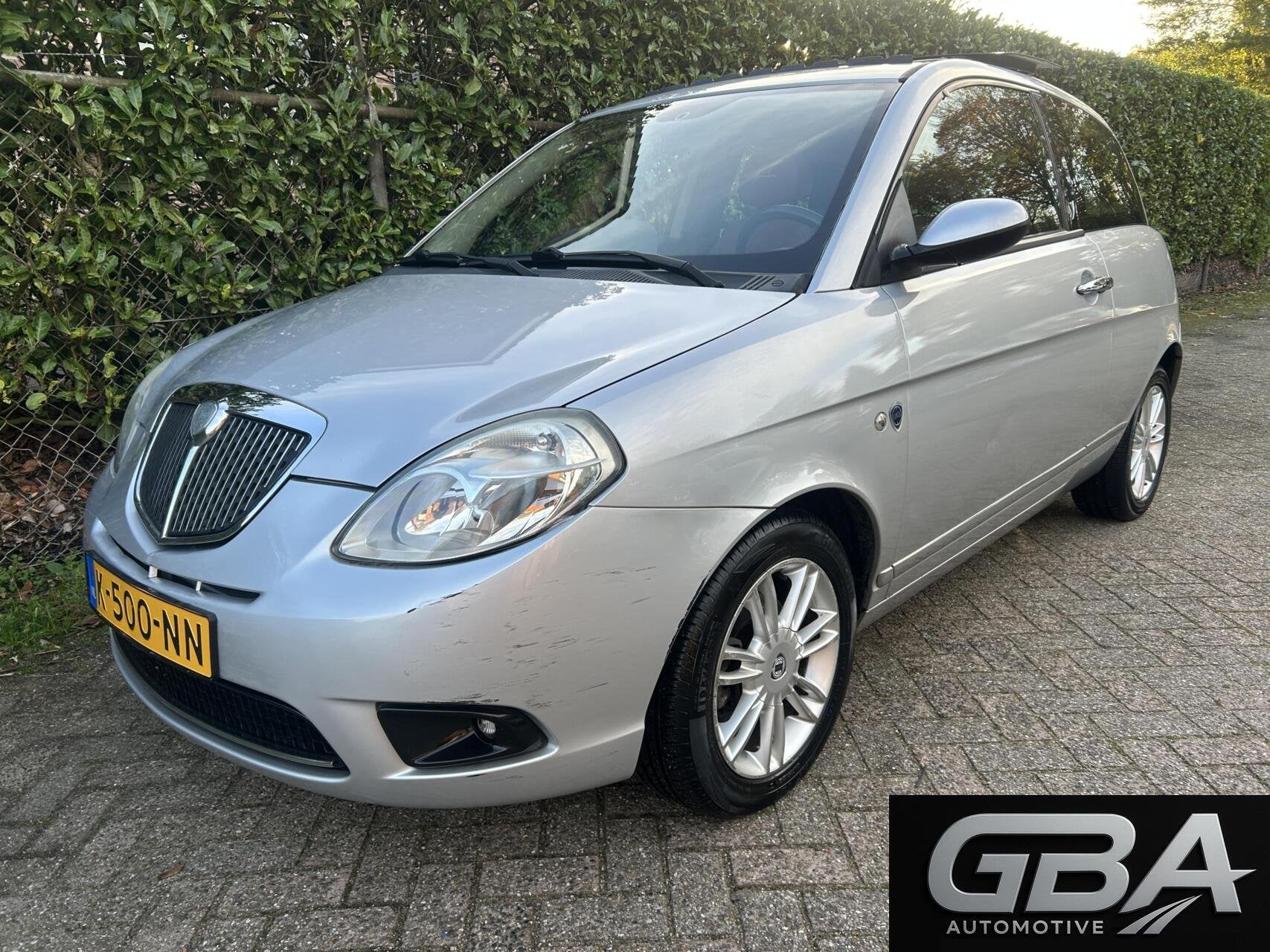 Lancia Ypsilon 1.4-16V Platino AUTOMAAT Leder Panoramadak, Auto's, Voorwielaandrijving, 970 kg, 400 kg, Leder