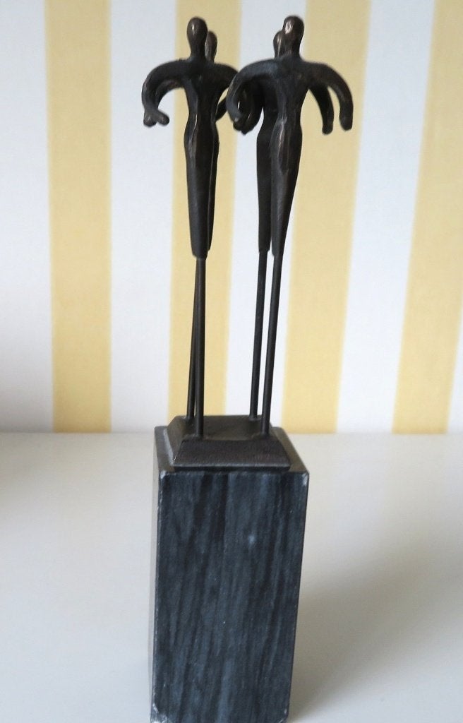 Bronzen sculptuur van Corry Ammerlaan ( incl.verz.kosten ), Groep mensen, Minder dan 20 cm, Verzenden, Overige materialen