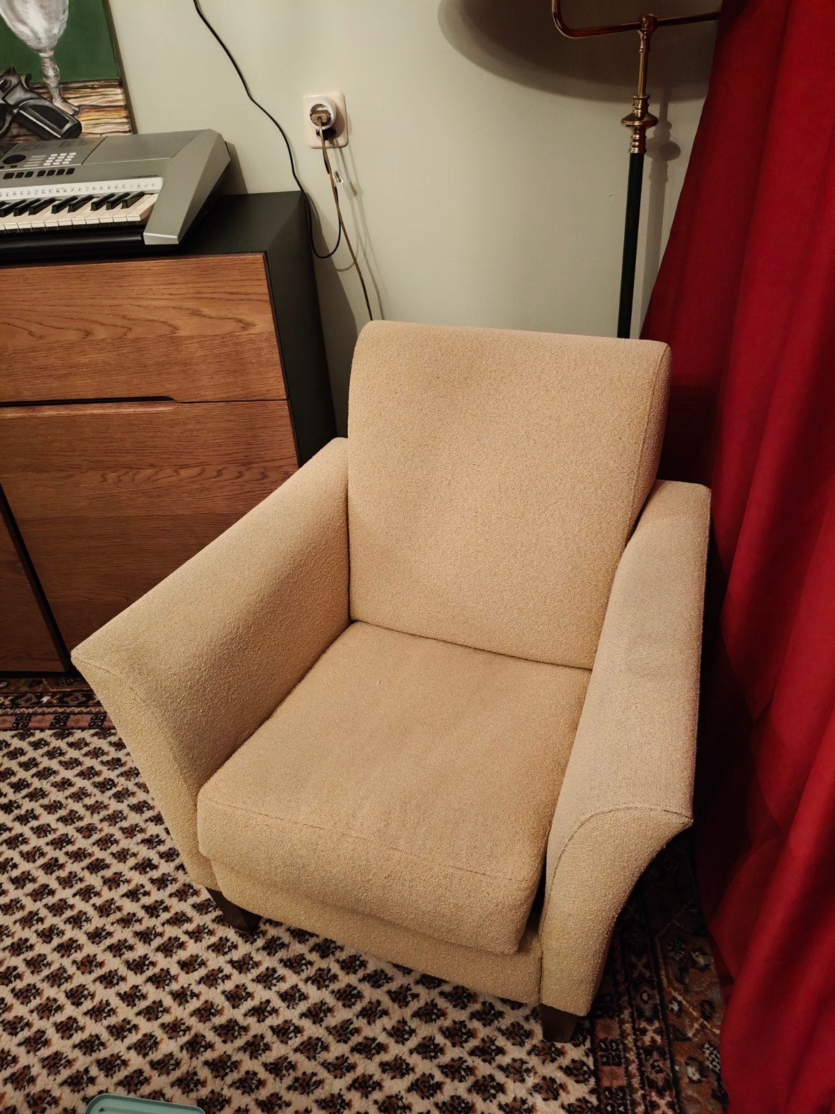 Geel/beige fauteuil stoel, boucle-achtige stof, Huis en Inrichting, Ophalen, Modern, Boucle, Gebruikt, 75 tot 100 cm
