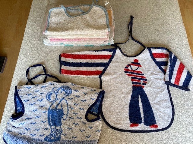 11 slabbetjes div. maten, oa mouwslabs, 100% katoen vintage, Kinderen en Baby's, Ophalen of Verzenden, Gebruikt, Dubbelzijdig