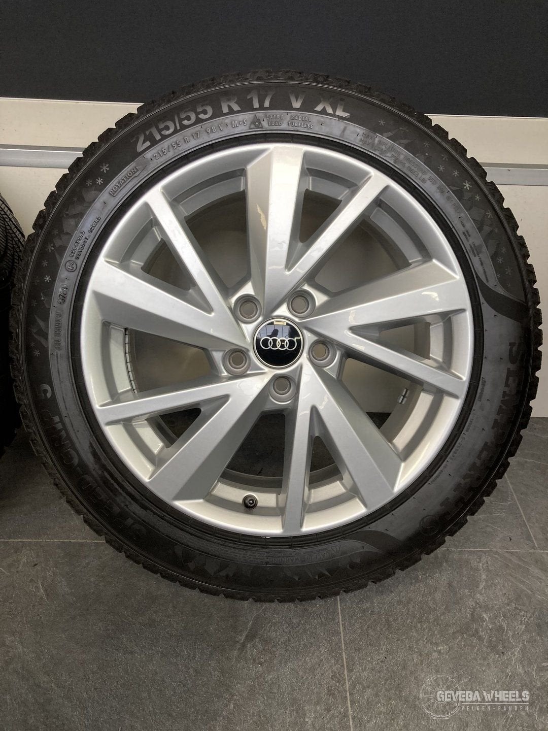 17” originele Audi Q2 velgen + winterbanden 5x112 215/55/17, -, -, Banden en Velgen, 17 inch