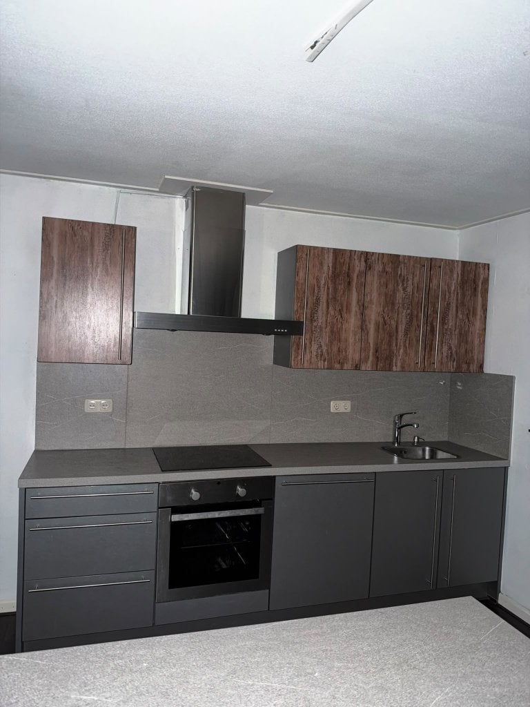 Grijze keuken los kookeiland en houtlook bovenkaste, vaatwas, Ophalen, Gebruikt, Overige materialen, Enkelwandige keuken