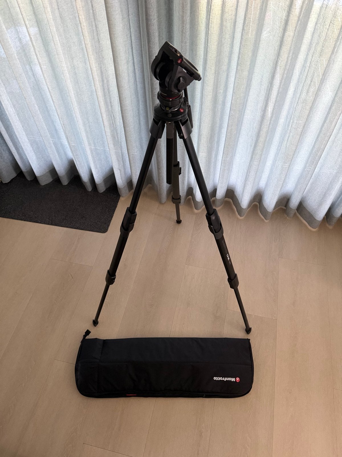 Manfrotto ONE Alu met 500X Fluid head - Zo goed als nieuw, Zo goed als nieuw, Ophalen of Verzenden, Driepoot, Vloeistofkop