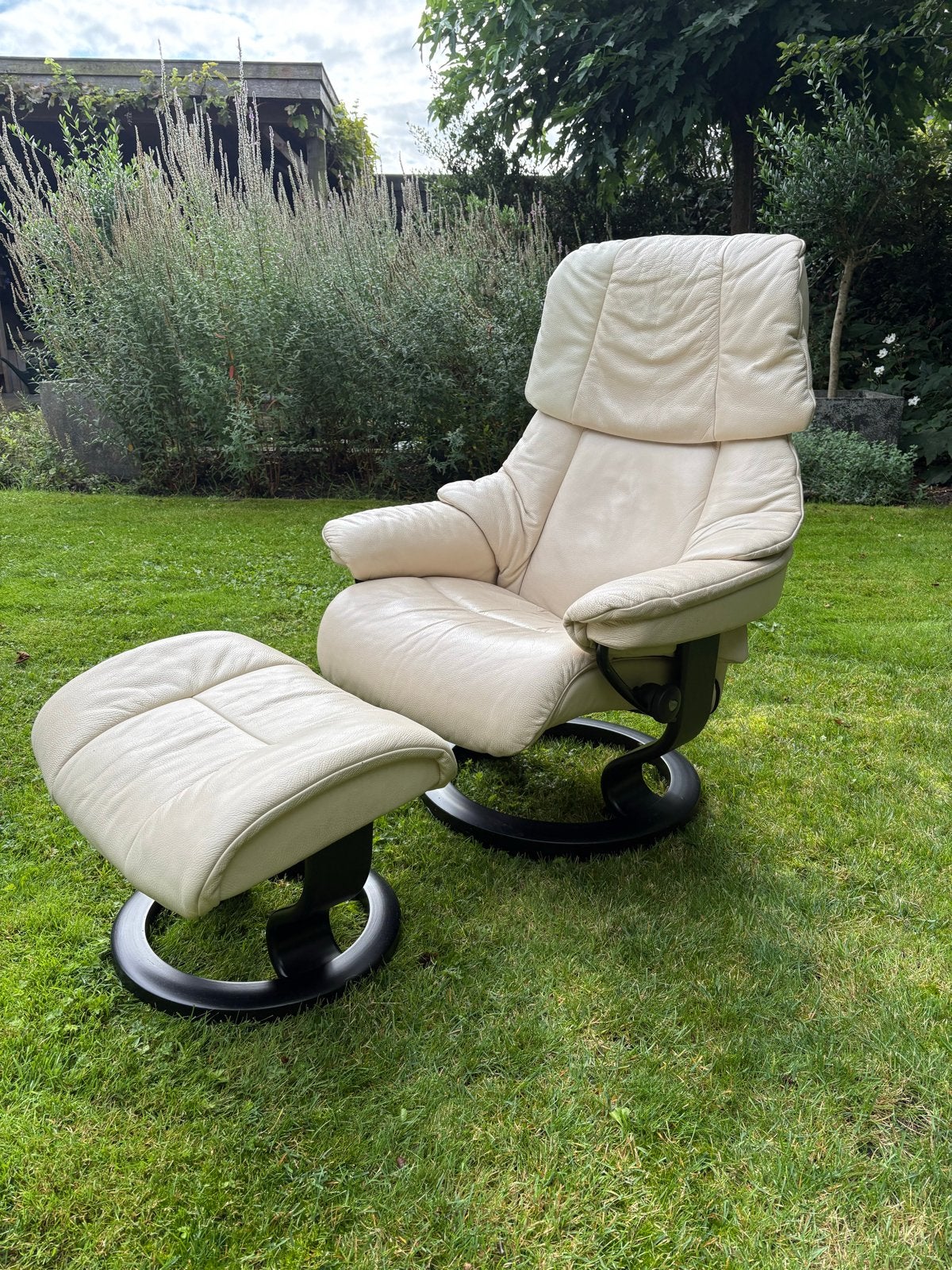 Stressless Fauteuil met Hocker in Toledo Leer (S/M), Ophalen, Gebruikt, Leer, 75 tot 100 cm