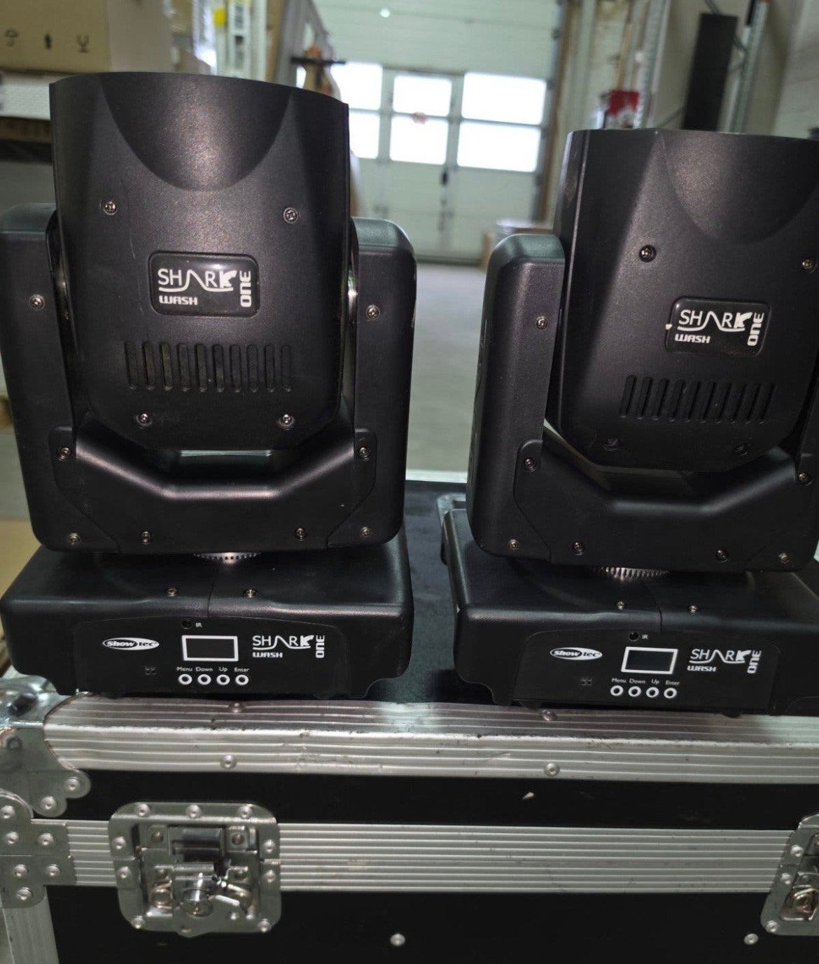 2x Showtec Shark Zoom Wash One met Flightcase, Ophalen of Verzenden, Gebruikt, Licht, Kleur