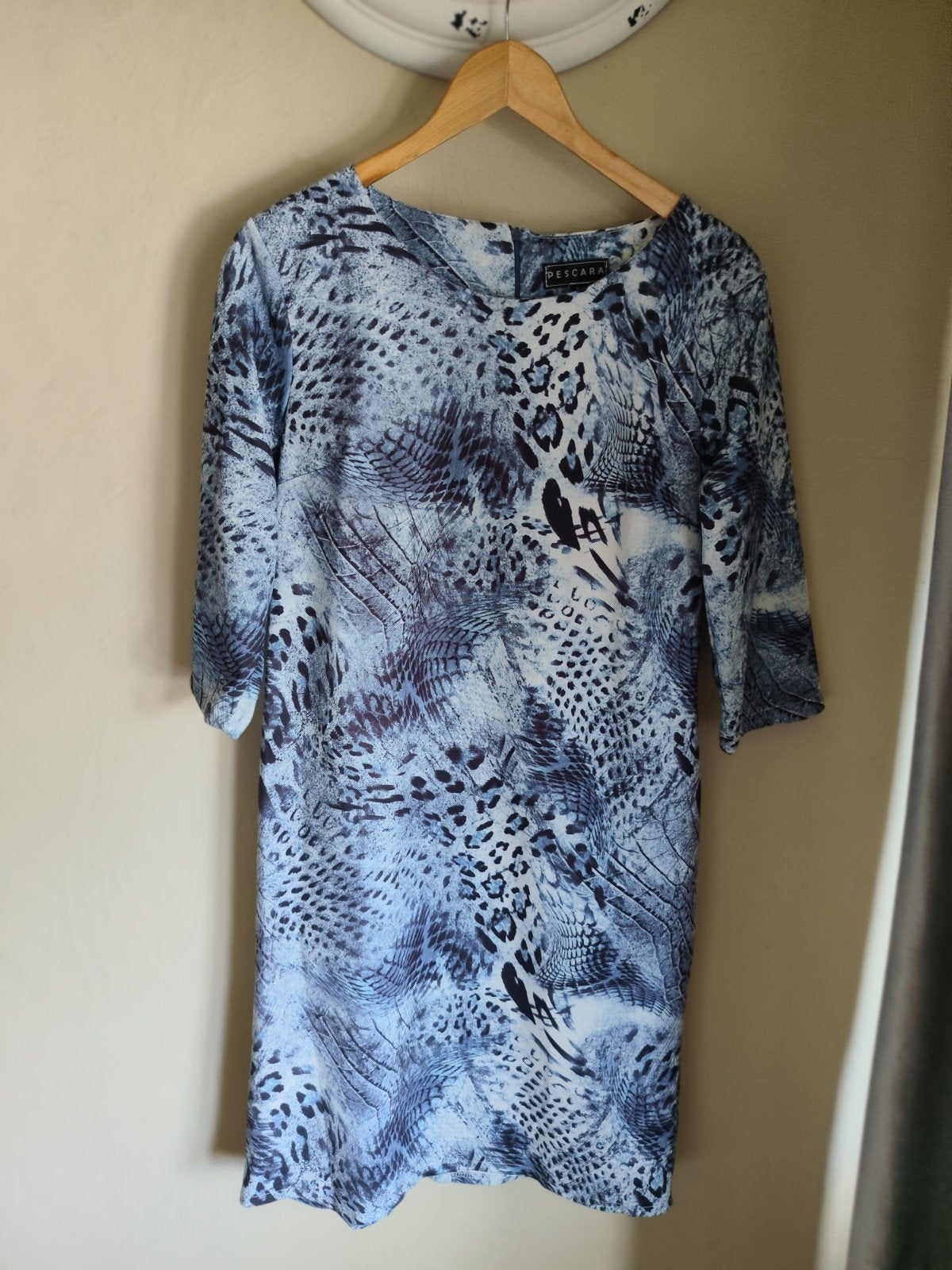 Pescara blauwe stylvolle jurk L, Kleding | Dames, Jurken, Ophalen of Verzenden, Zo goed als nieuw, Blauw