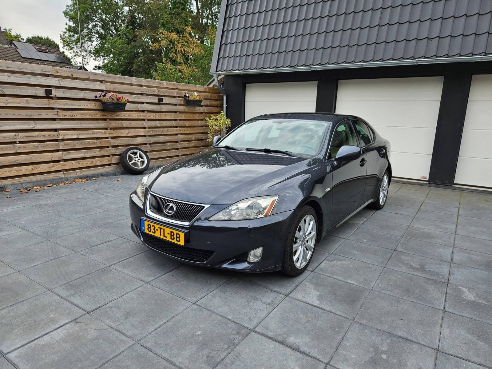 Lexus IS 250 2.5 AUT 2006 Grijs, Auto's, Achterwielaandrijving, 1535 kg, Zilver of Grijs, 6 cilinders