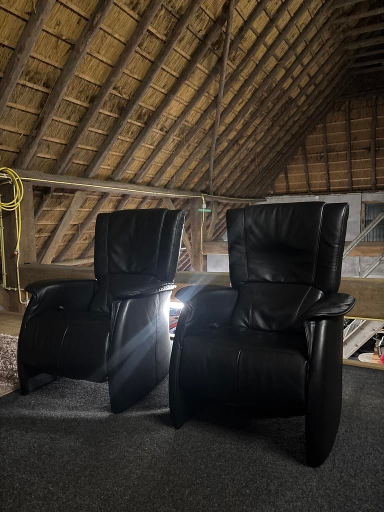 Prominent leren relaxstoelen, Ophalen, Gebruikt, Twee, Zwart