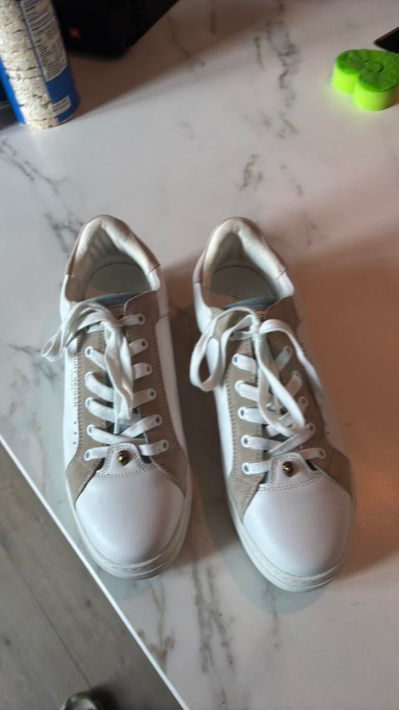 Kurt Geiger sneakers, Beige, Ophalen of Verzenden, Sneakers of Gympen, Zo goed als nieuw