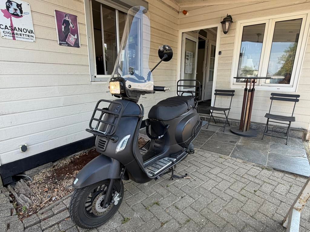 Tekoop AGM VX50 2019, Fietsen en Brommers, Ophalen, Gebruikt, Maximaal 45 km/u, Benzine