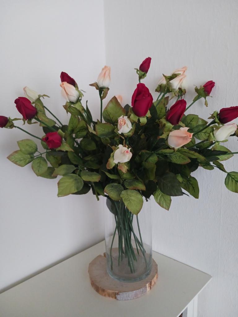 23 rozen  met vaas, Ophalen, Binnen, Kunstbloem, Zo goed als nieuw