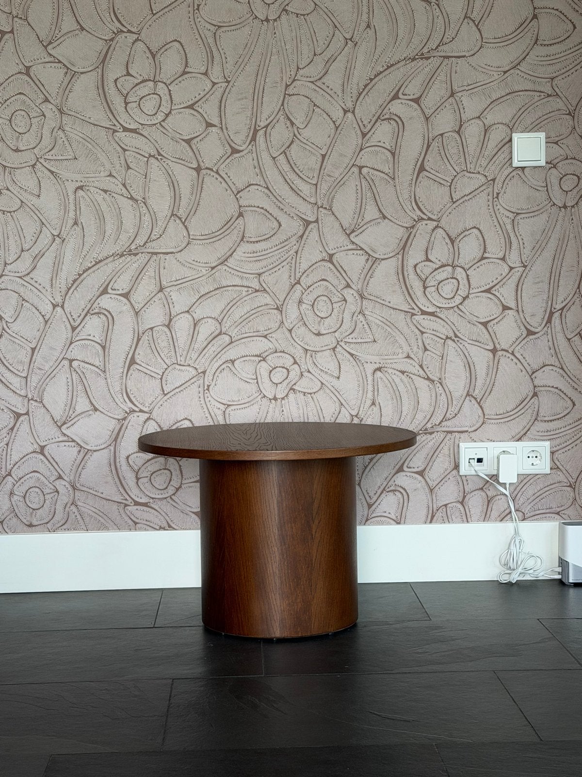 Salontafel Oliva, walnoot eikenfineer, Ø 60 cm, Huis en Inrichting, Tafels | Salontafels, Ophalen, Rond, 50 tot 100 cm, Zo goed als nieuw