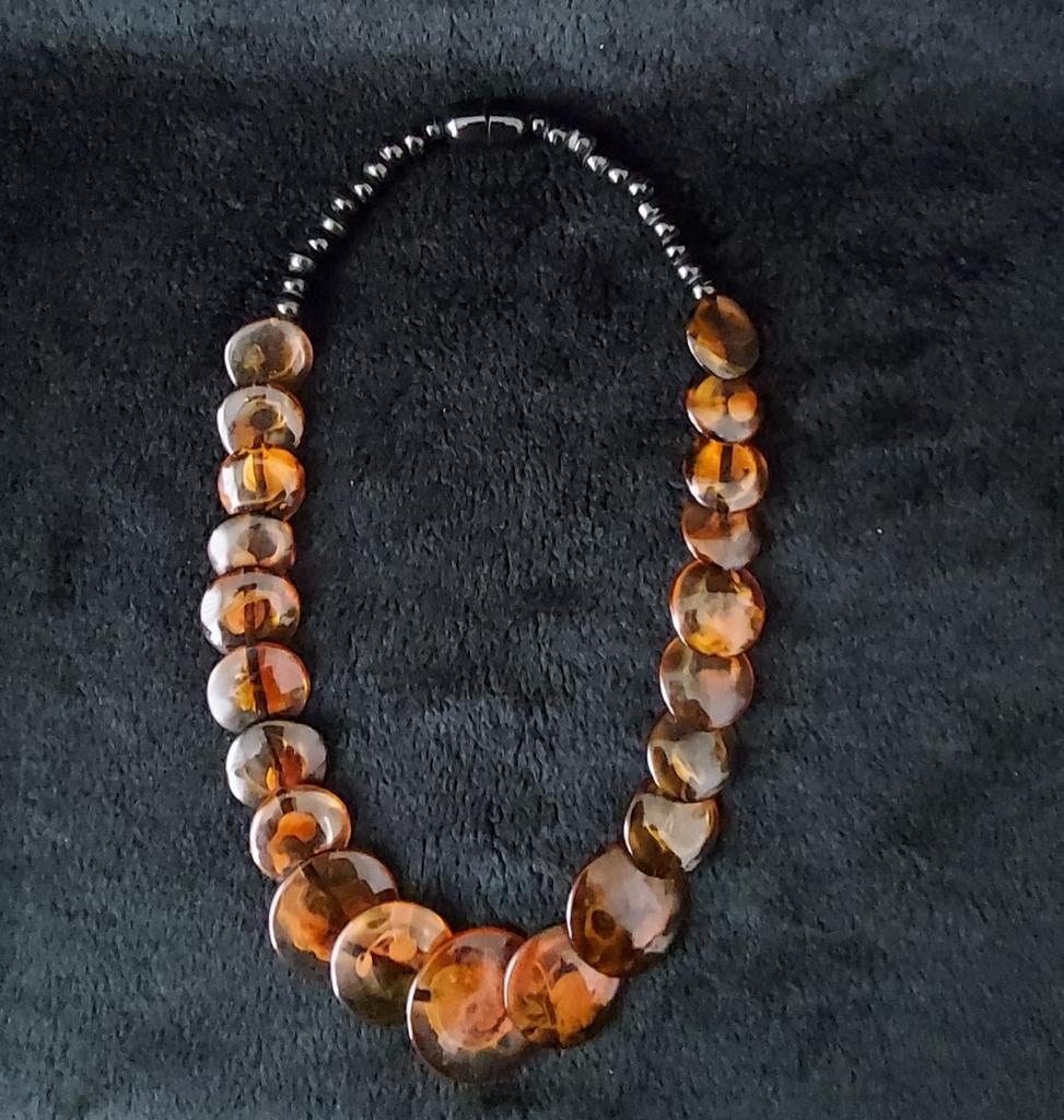 Vintage halsketting amberlook met roze..., Ophalen of Verzenden, Gebruikt, Overige kleuren, Overige materialen