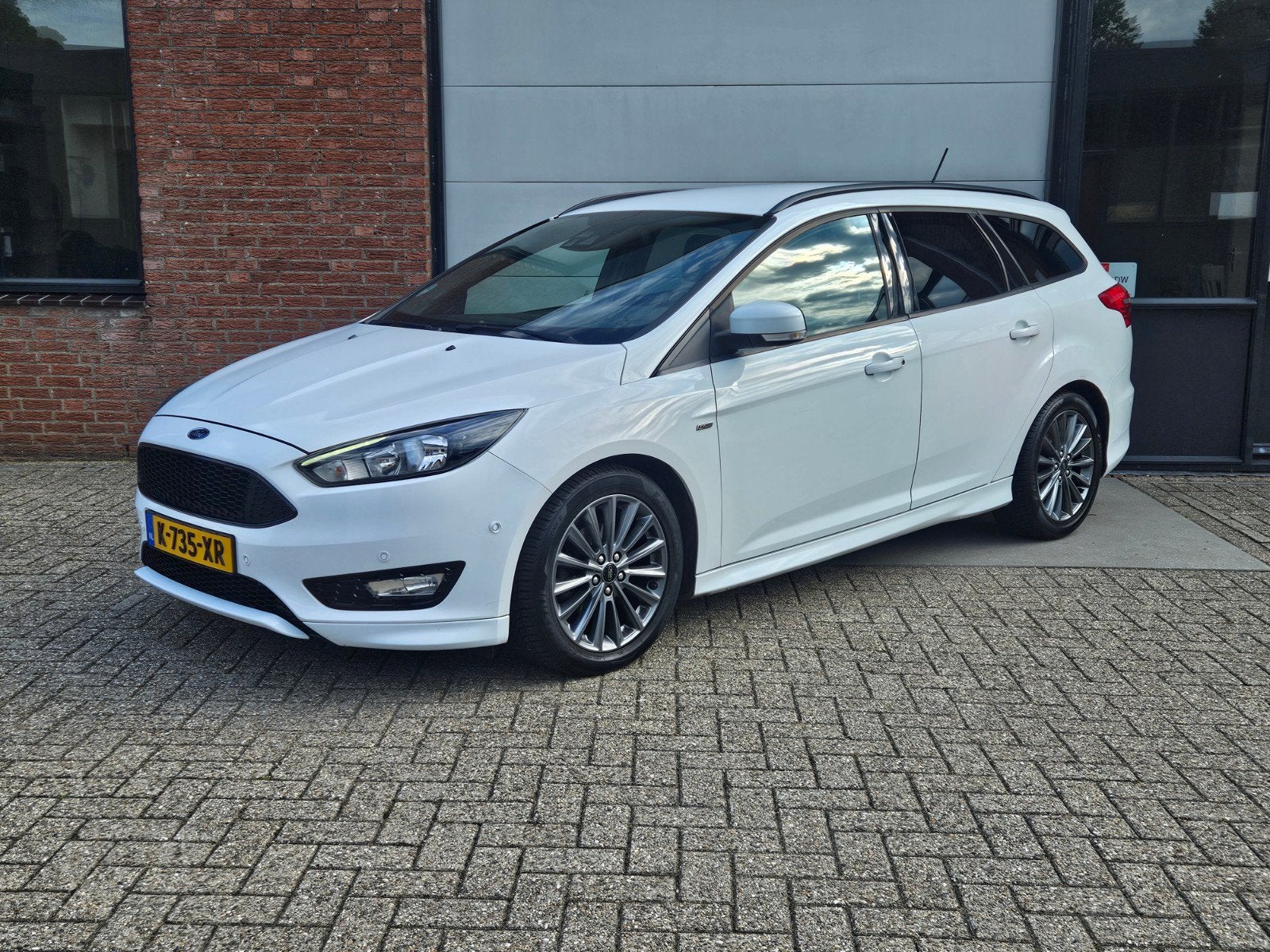 Ford Focus 1.0 125pk Titanium ST-Line 2017 distributie VV, Auto's, Wit, Handgeschakeld, 1216 kg, 999 cc