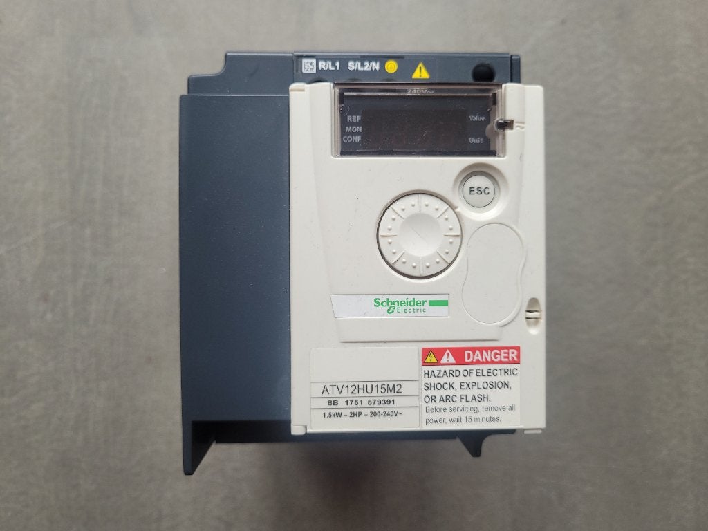 Schneider ATV12 frequentieregelaar 1~230V in, 1,5kW, Schneider, Ophalen of Verzenden, Zo goed als nieuw, Schneider Nederland
