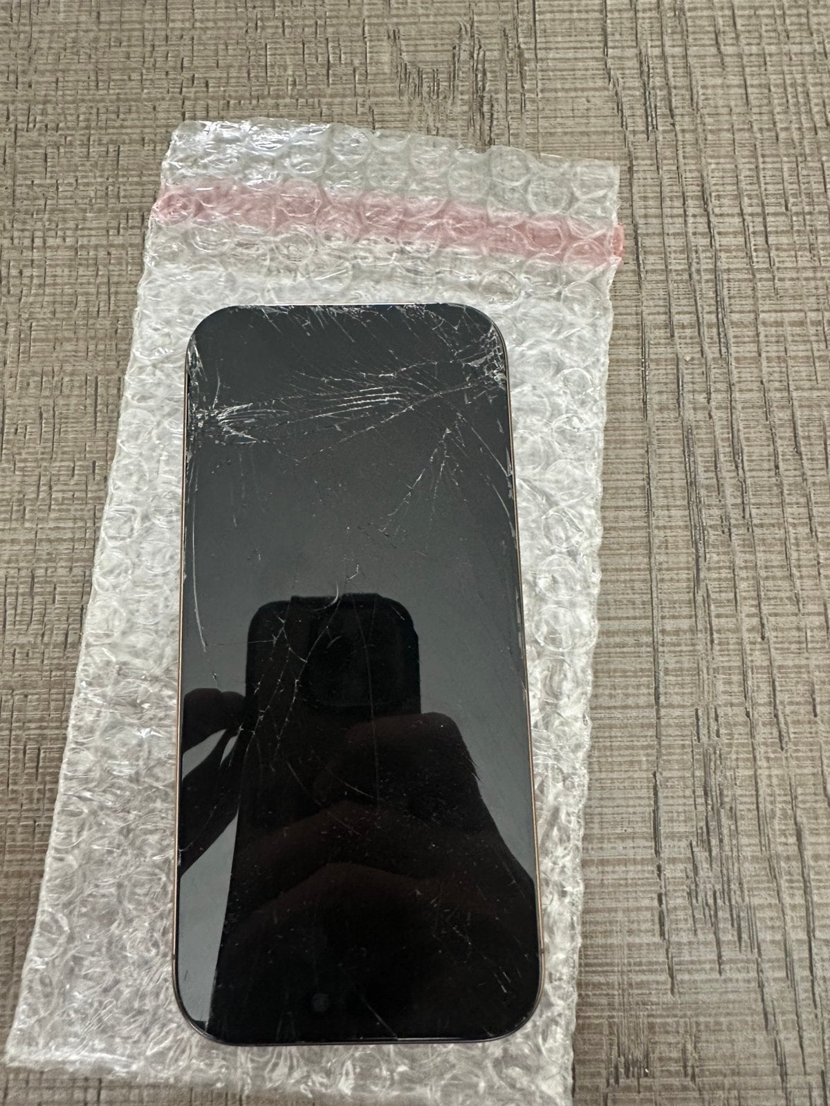 Iphone 16 pro gold locked, Ophalen of Verzenden, Zo goed als nieuw