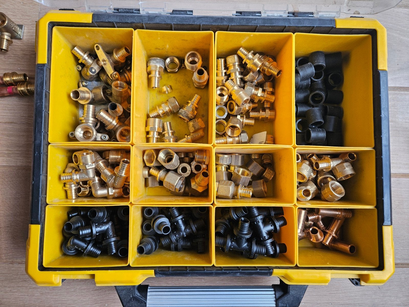 Te koop aangeboden: Rehau buis van 20mm met een lengte van 9, Ophalen of Verzenden