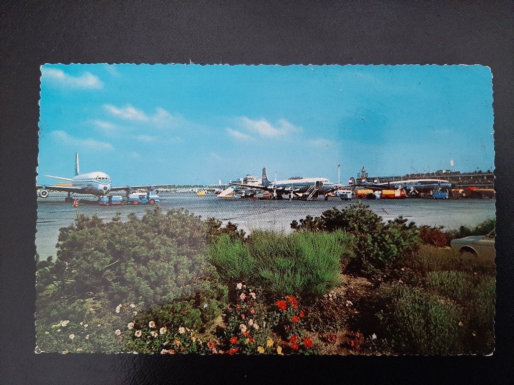 Luchthaven/ vliegveld Schiphol Amsterdam, gelopen., Verzamelen, Verzenden, 1960 tot 1980, Gelopen, Voertuig