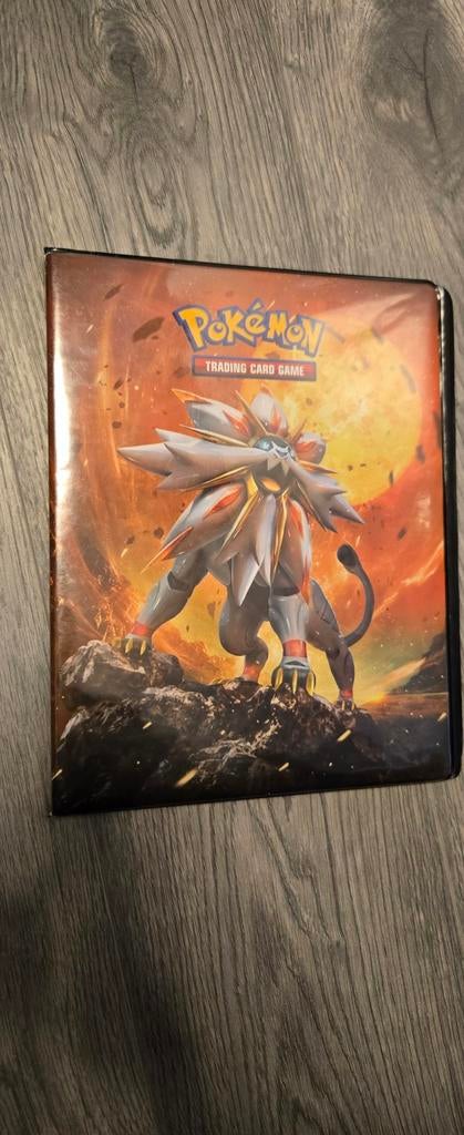 Pokémon Sun & Moon 9-Pocket Binder Ultra Pro, Ophalen of Verzenden, Zo goed als nieuw, Overige typen