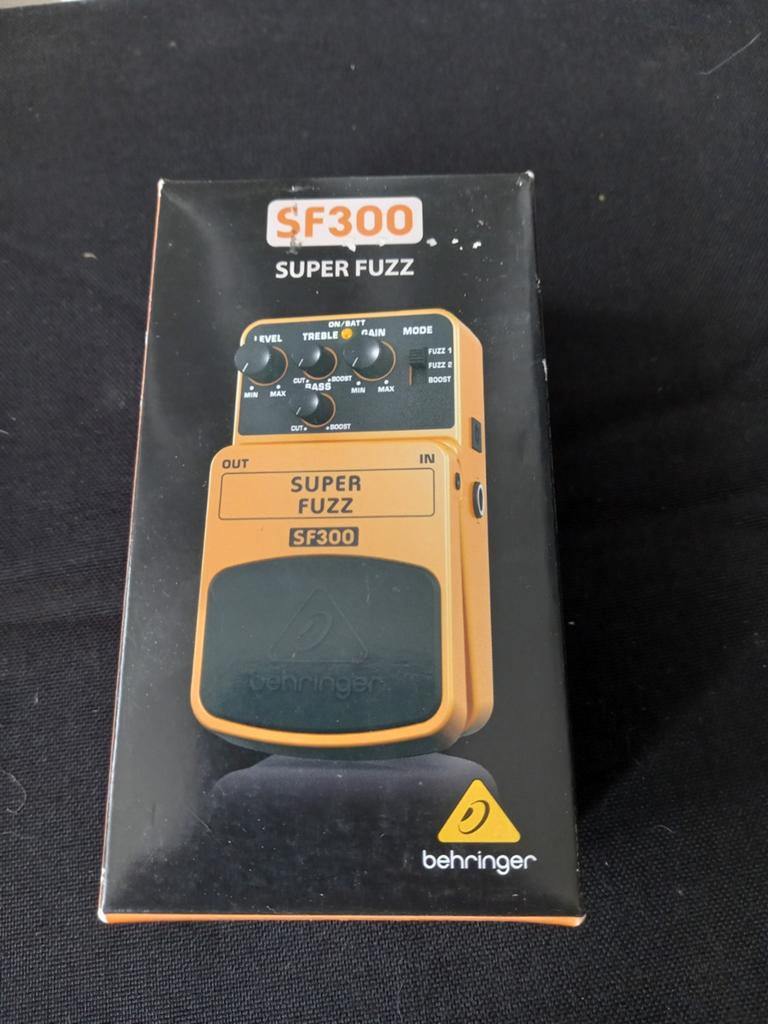 Behringer SF300 super fuzz pedaal, Muziek en Instrumenten, Effecten, Ophalen of Verzenden, Zo goed als nieuw
