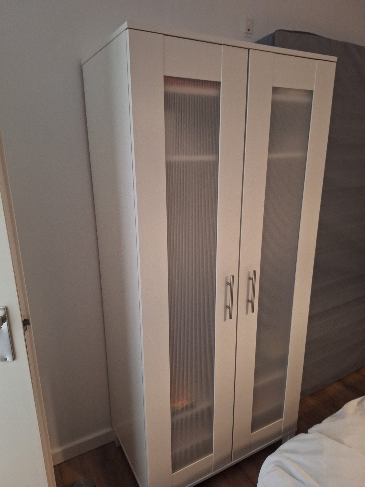 Ikea Brimnes kledingkast, Huis en Inrichting, Kasten | Kledingkasten, Ophalen, Met deur(en), Modern, functioneel, 50 tot 100 cm