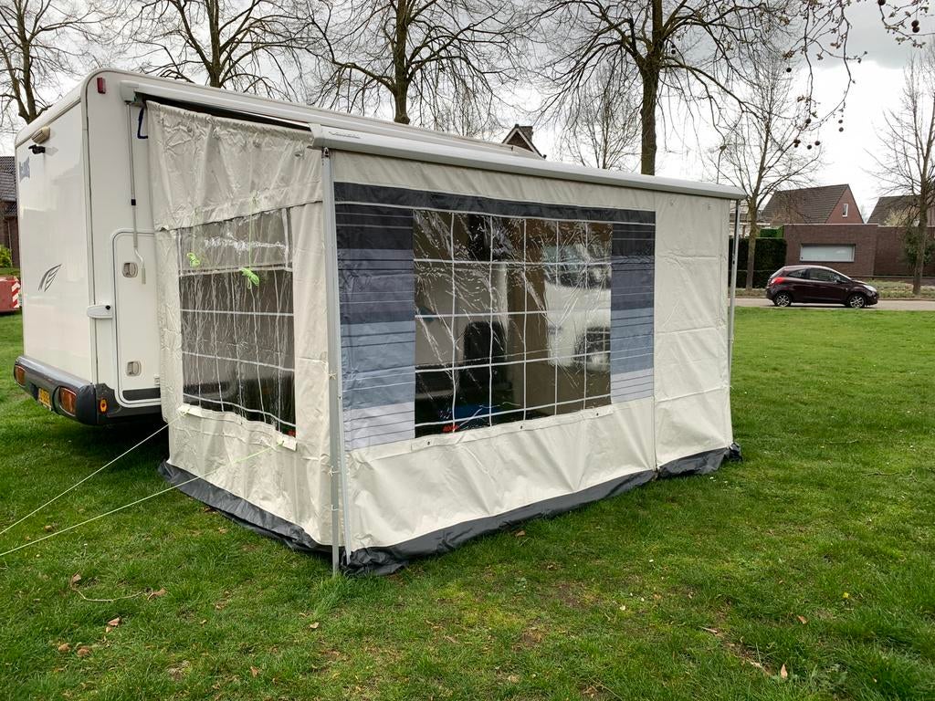 Safariroom (luifel-voortent), Caravans en Kamperen, Ophalen, Zo goed als nieuw