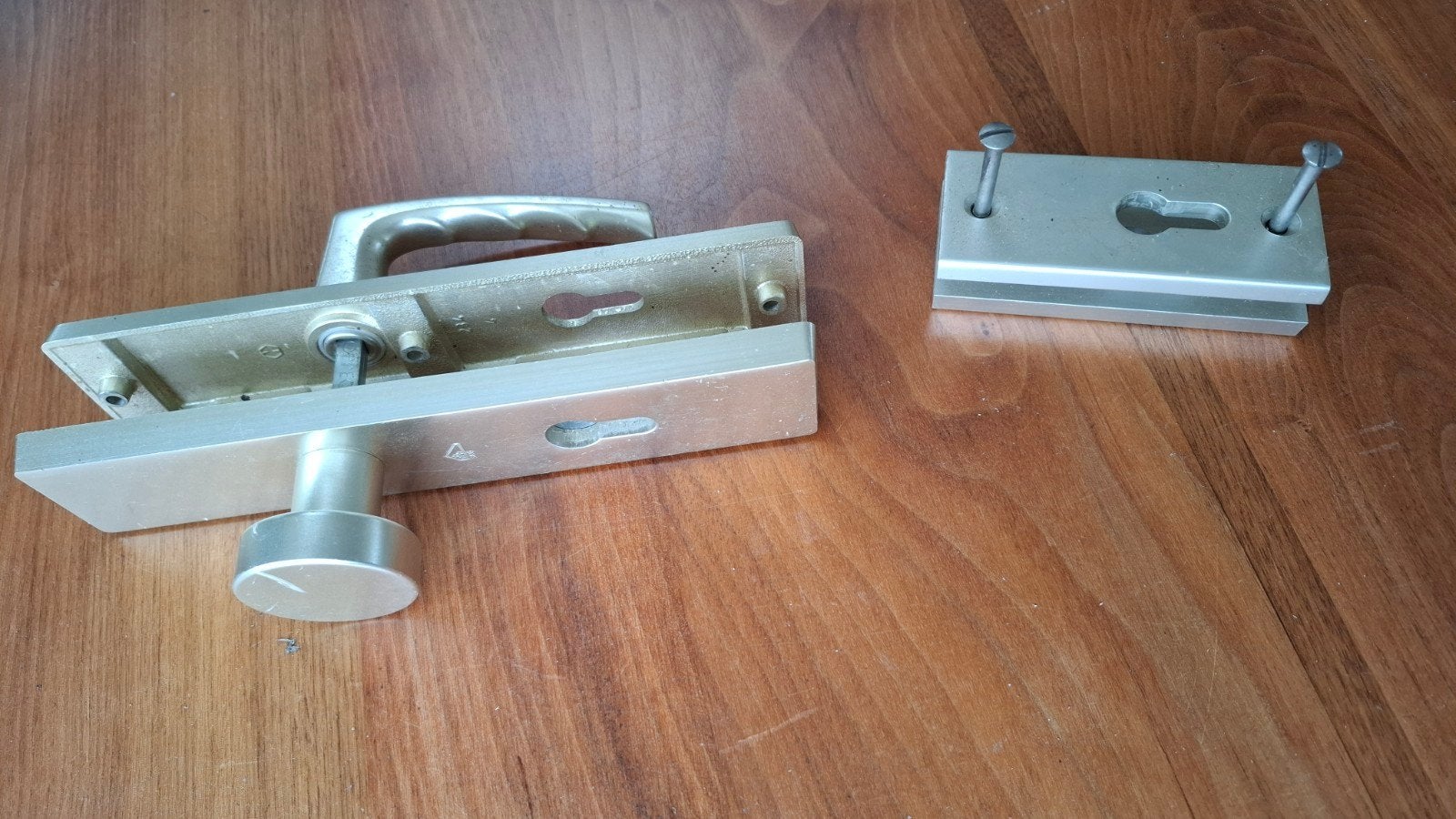 Deurbeslag met klink en knop, SKG gekeurd, Doe-het-zelf en Verbouw, Ophalen of Verzenden, Gebruikt, Klink of Kruk