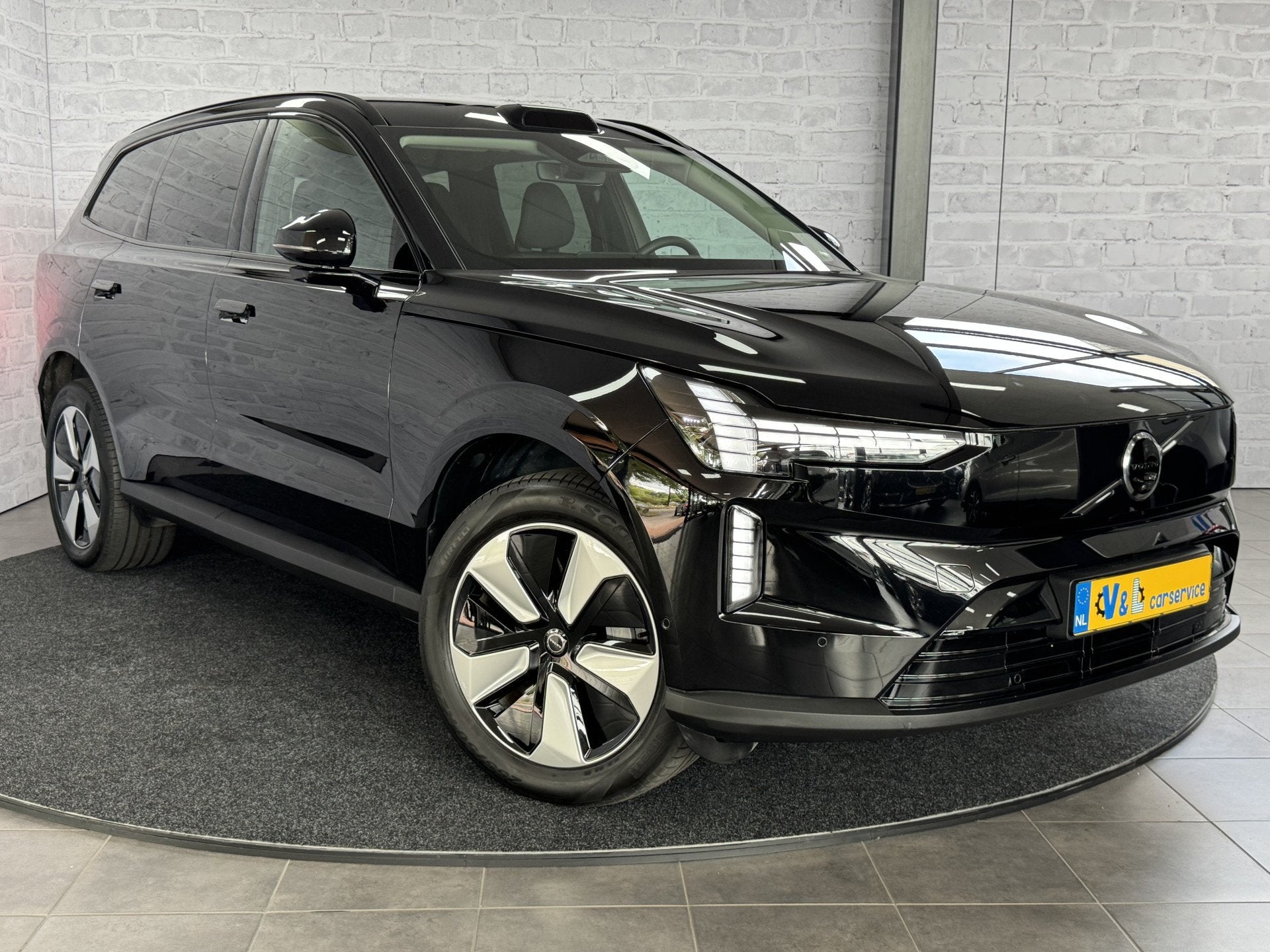 Volvo EX90 Single Motor Core 7p 104 kWh Pano ACC (bj 2025), Auto's, Automaat, Achterwielaandrijving, 7 stoelen, Zwart