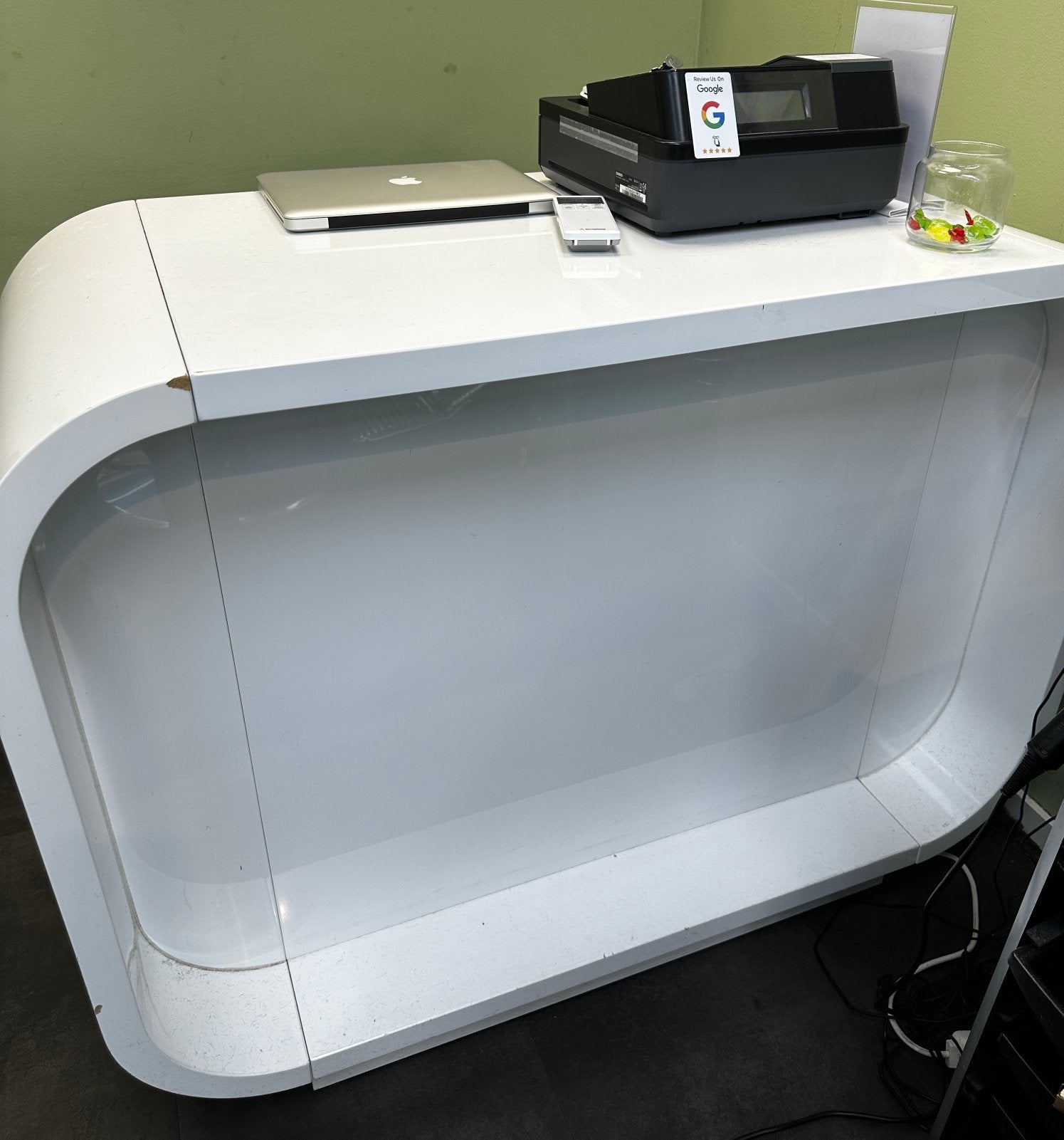Balie wit in goed conditie, Auto diversen, Dakkoffers, Ophalen, Zo goed als nieuw