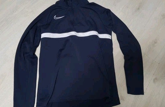 Nike sweater mt M blauw zgan, Kinderen en Baby's, Kinderkleding | Maat 176, Trui of Vest, Ophalen of Verzenden, Zo goed als nieuw