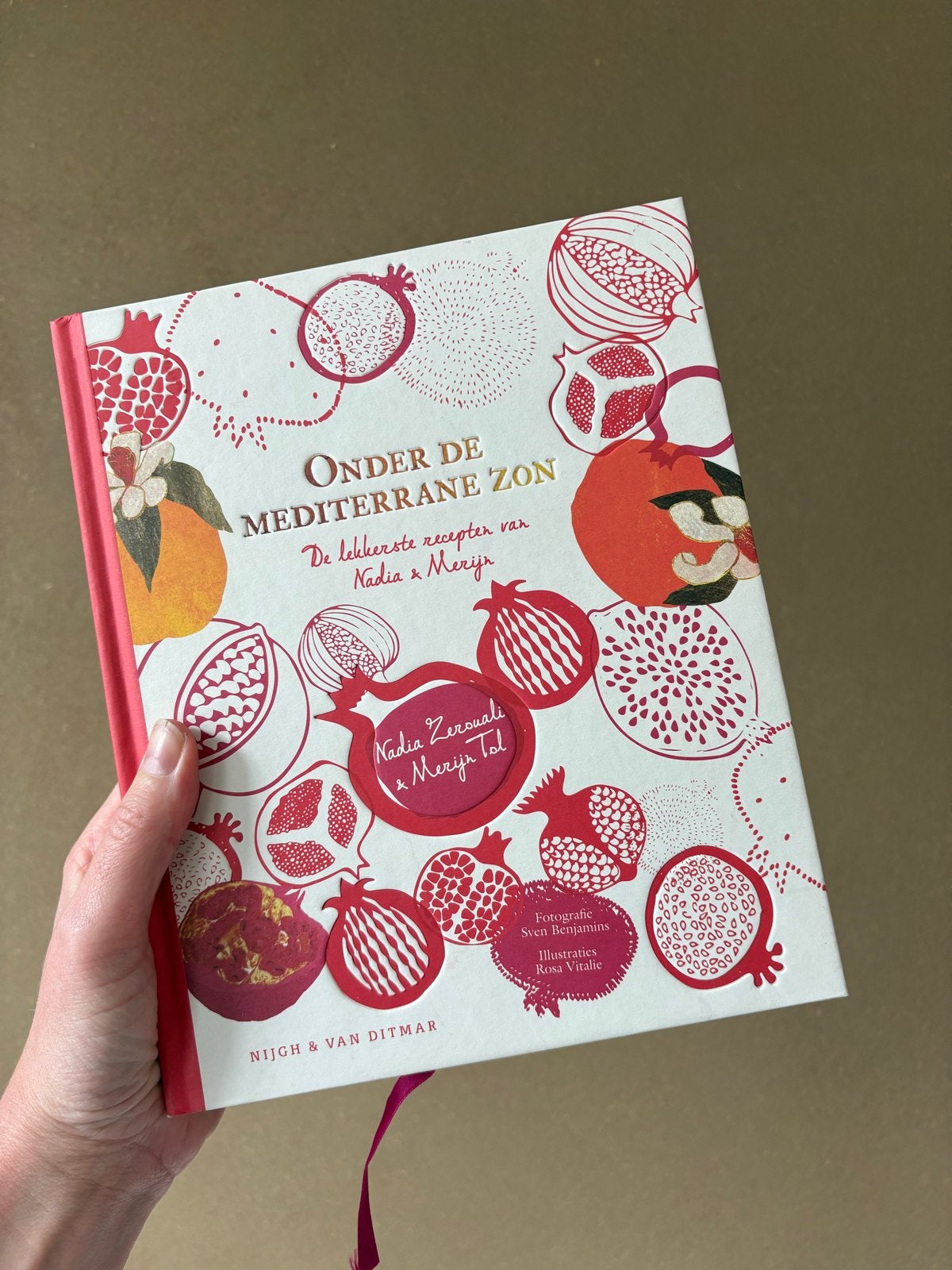 Onder de Mediterrane Zon - Nadia Zerouali & Merijn Tol, Boeken, Hoofdgerechten, Ophalen of Verzenden, Zo goed als nieuw, Europa