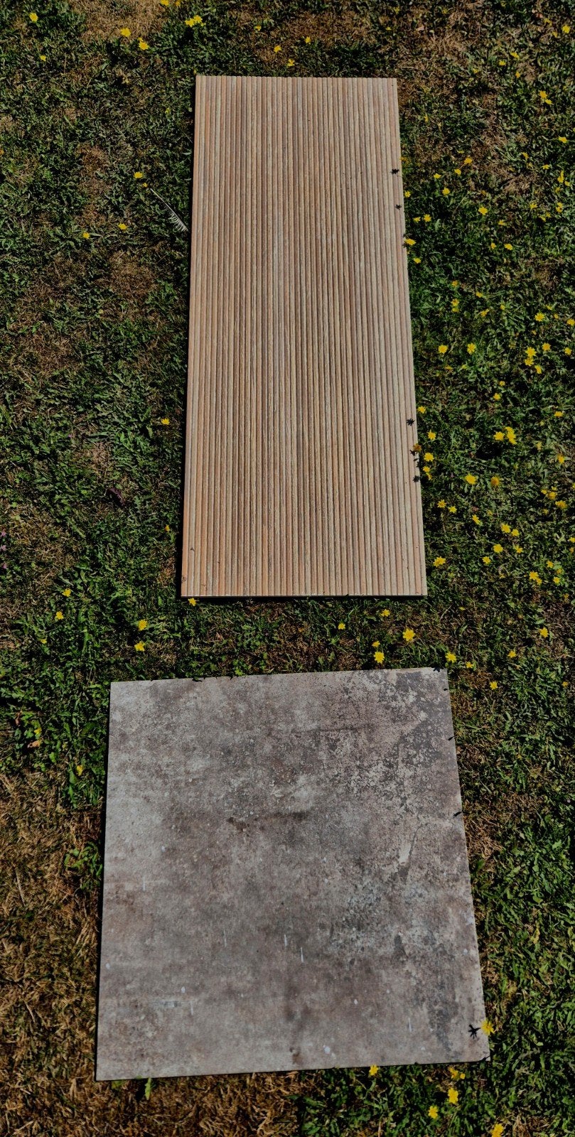 Gratis: Twee losse (badkamer)tegels, Ophalen, Gebruikt, Hout