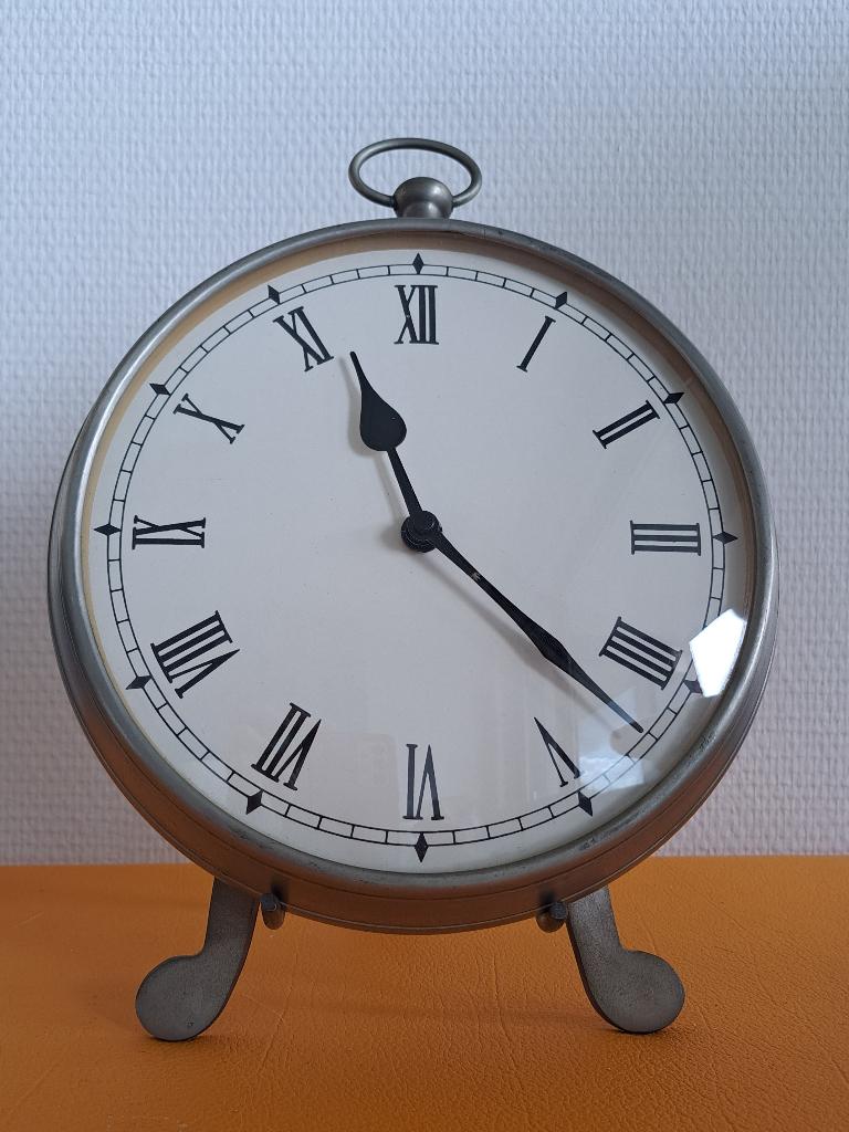 Pottery Barn Pocket Watch Clock zilverkleurig 23cm, Ophalen of Verzenden, Gebruikt, Staande klok