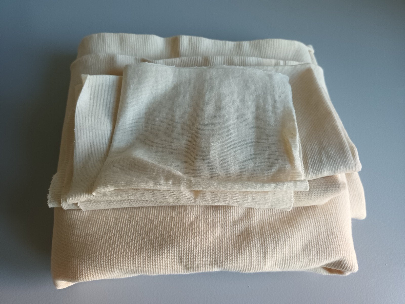 Ondertricot stof cremewit creme wit lappen onder tricot, Wit, Ophalen of Verzenden, Zo goed als nieuw, 30 tot 120 cm