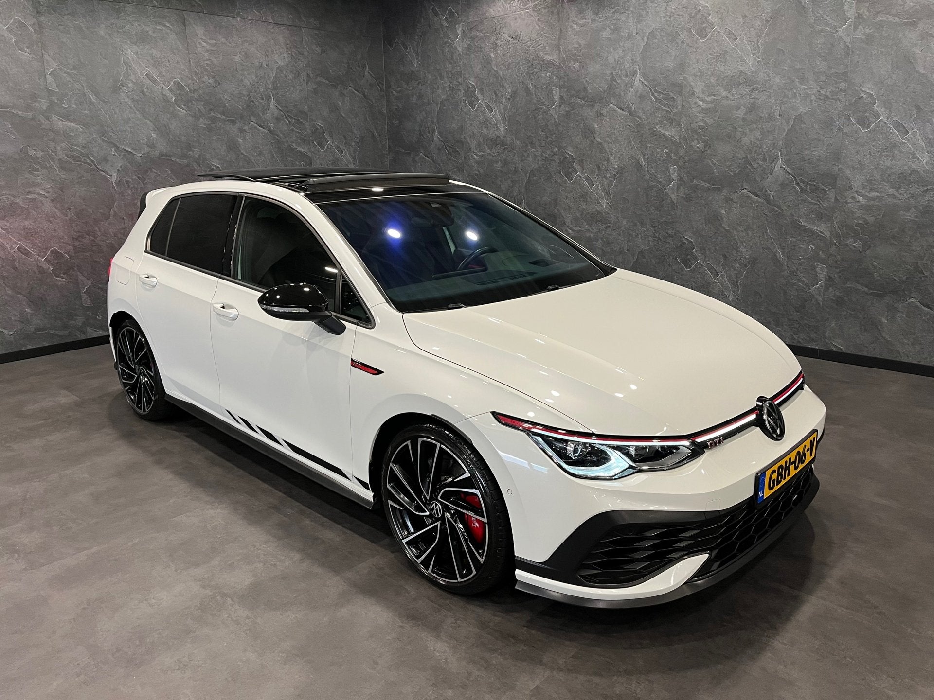 Volkswagen GOLF 2.0 TSI GTI CLUBSPORT 300PK PANO IQ LIGHT HU, 15 km/l, Gebruikt, 4 cilinders, 1984 cc