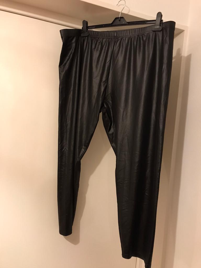 TEAB zwart legging stretch plus-size taille 110cm wetlook, Verzenden, Nieuw, Zwart, Broek of Spijkerbroek