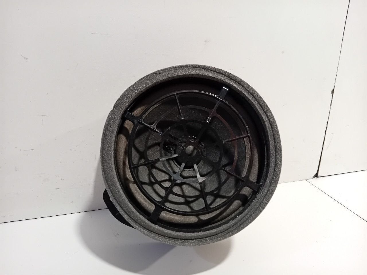 Luidspreker rechts achter portier Audi Q7, Ophalen of Verzenden, Van der Ven Autorecycling B.V., Onderdelen@venauto.nl, Ettenseweg 76, 4706 PB Roosendaal, The Netherlands